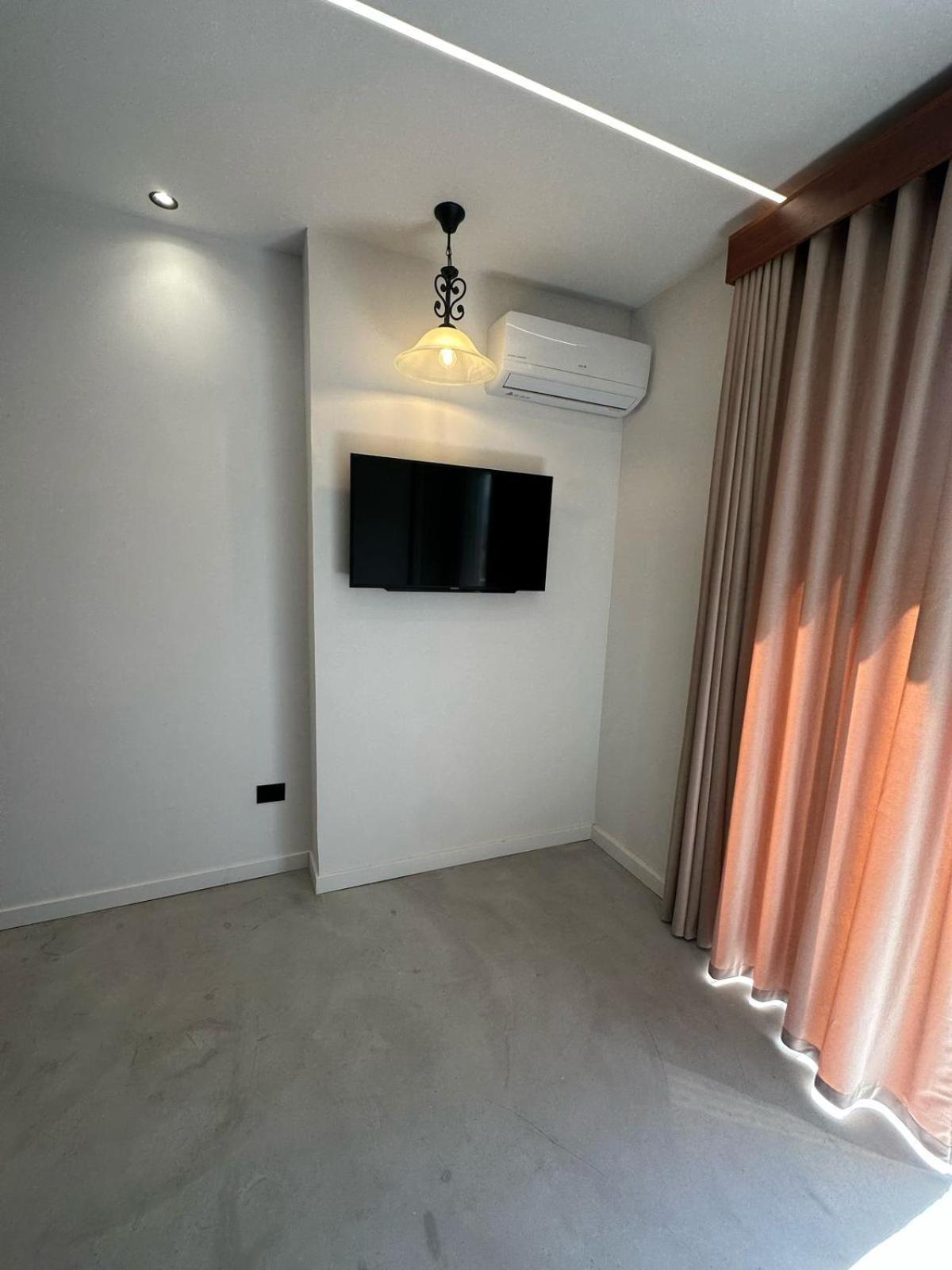 Modern In Historic Center Apartment *